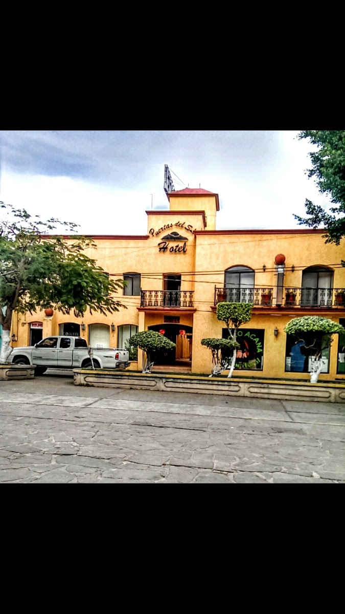 Hotel Puertas del Sol