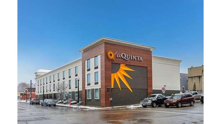 La Quinta Inn & Suites by Wyndham Jamestown