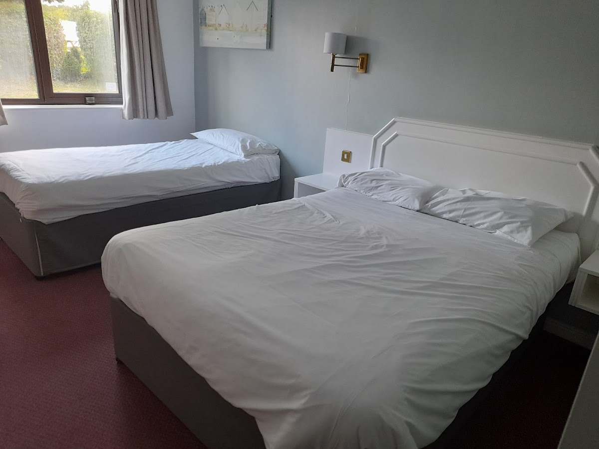 Days Inn by Wyndham Taunton photo 2