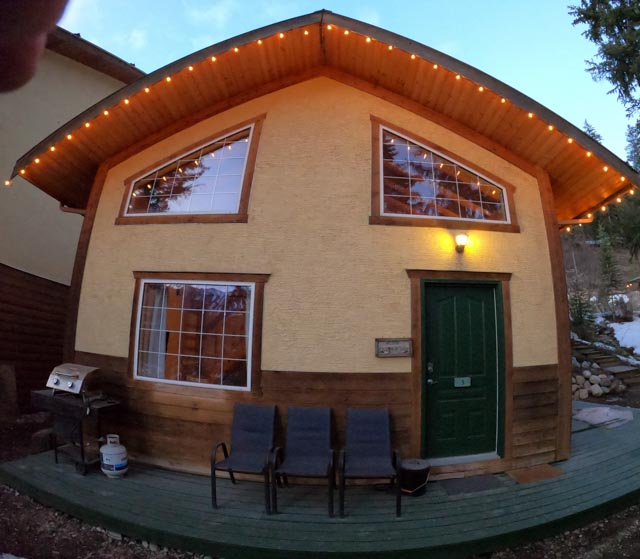 Alpenrose chalets and cabins Golden BC