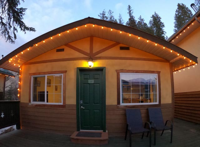 Alpenrose chalets and cabins Golden BC photo 2