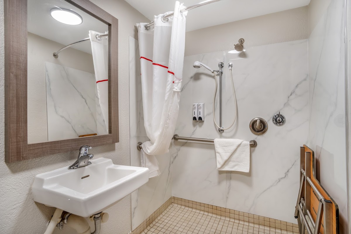 Red Roof Inn Greenville photo 3