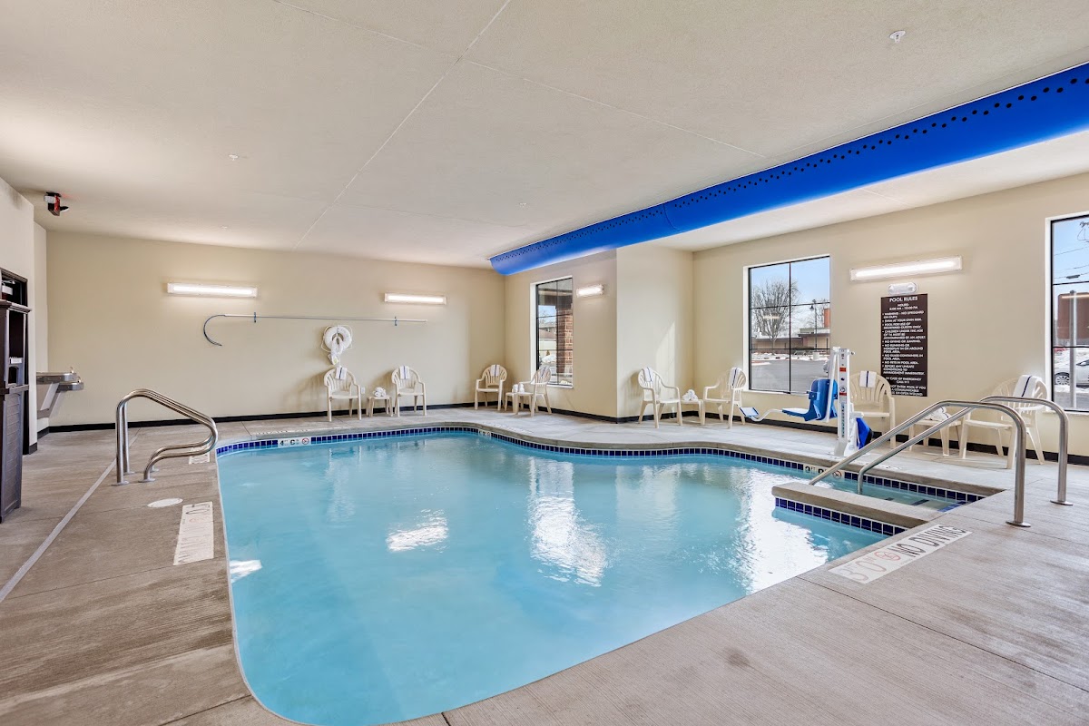 Cobblestone Hotel & Suites - Little Chute photo 3