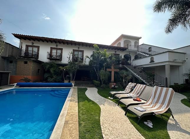 HOTEL CONCIERGE FLOR Y CANTO