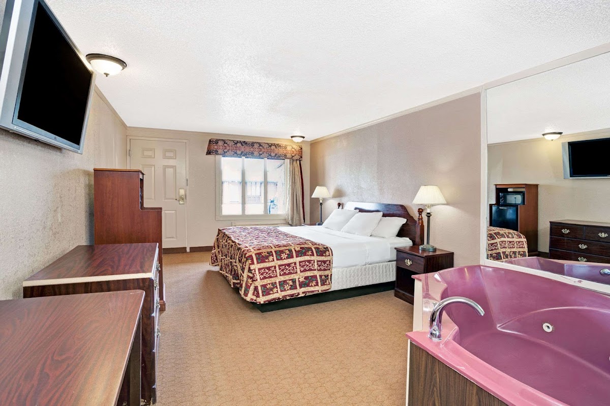 Knights Inn Madison Heights, MI photo 2