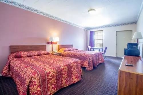 Americas Best Value Inn & Suites Forsyth photo 2