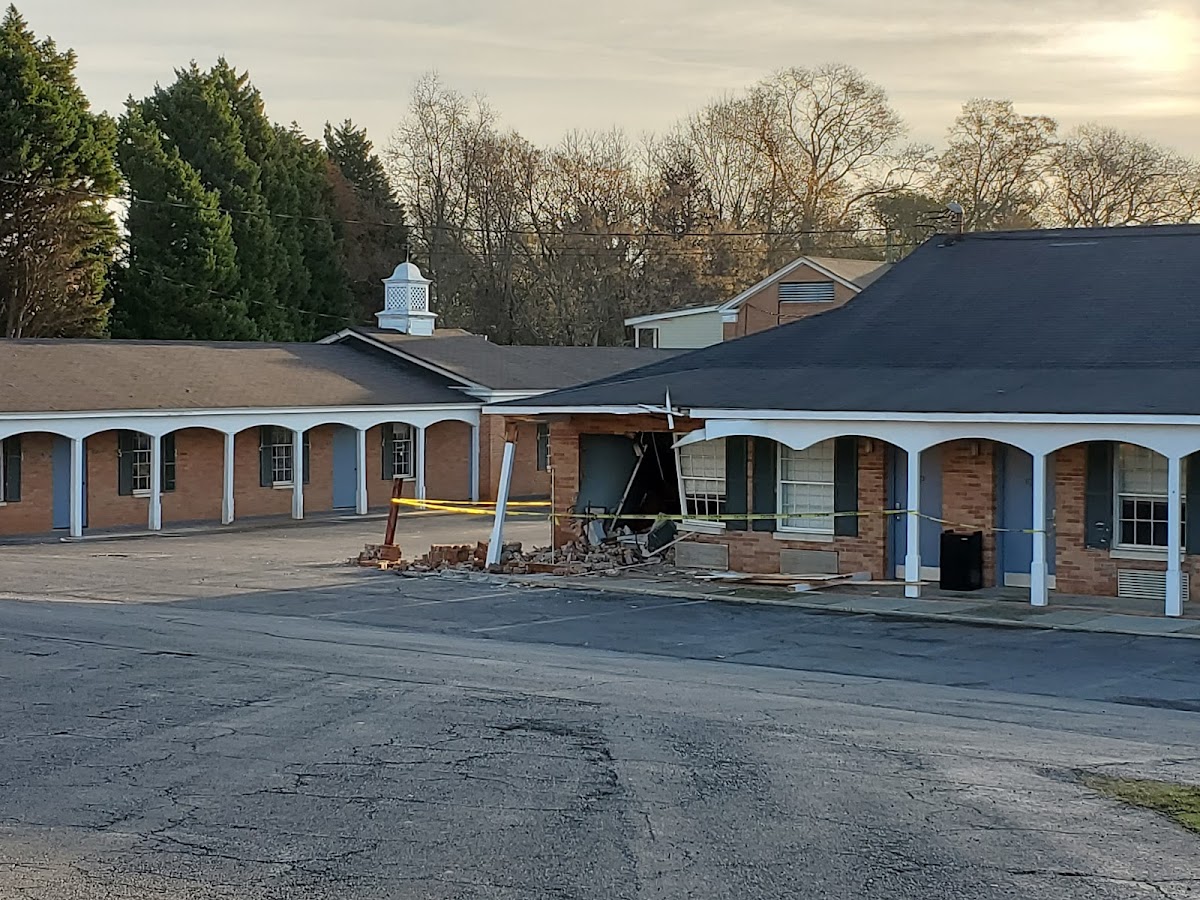 Americas Best Value Inn & Suites Forsyth photo 3