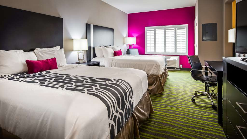 Best Western Plus Dilley Inn & Suites photo 2