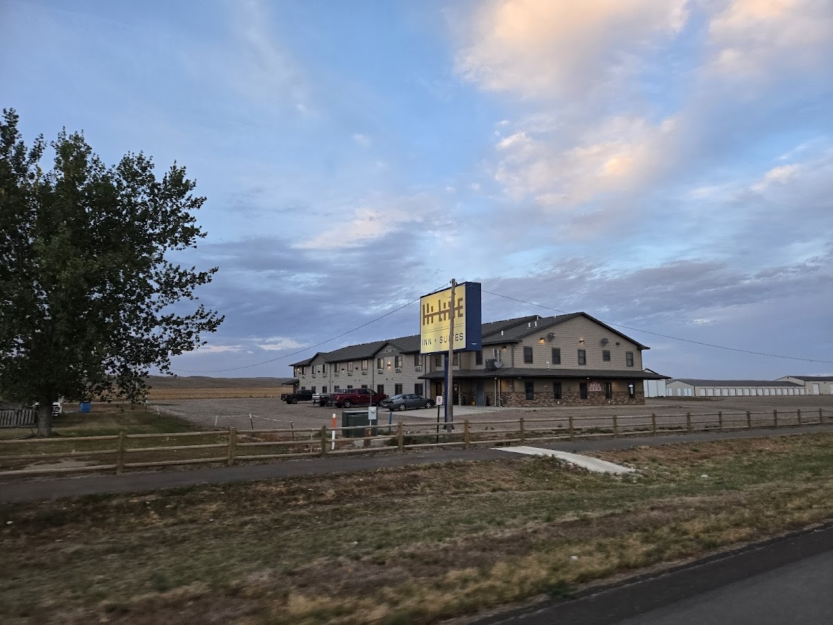 Hi-Line Inn & Suites