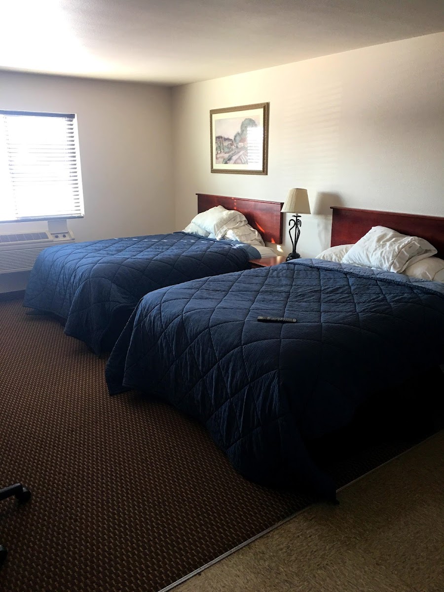 Hi-Line Inn & Suites photo 2