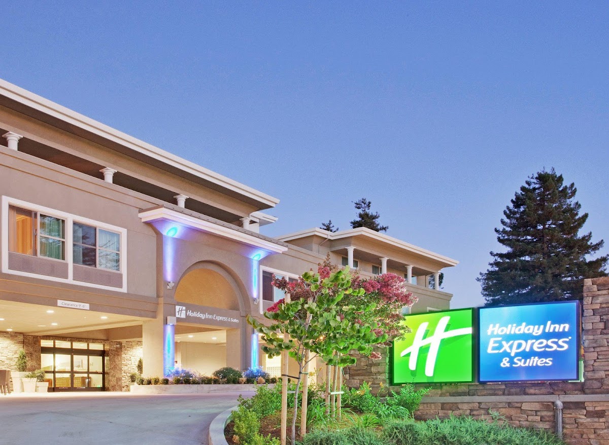 Holiday Inn Express & Suites Santa Cruz, an IHG Hotel