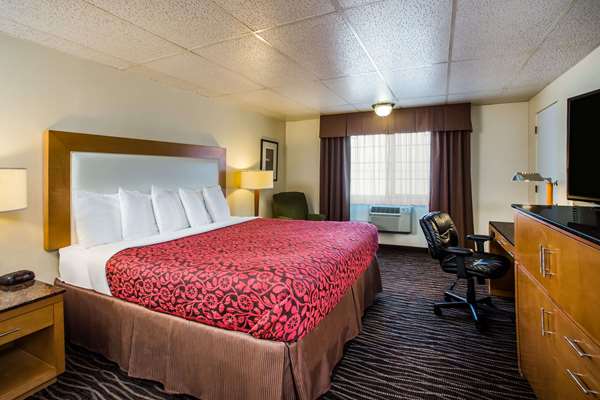 Days Inn by Wyndham Yakima photo 2