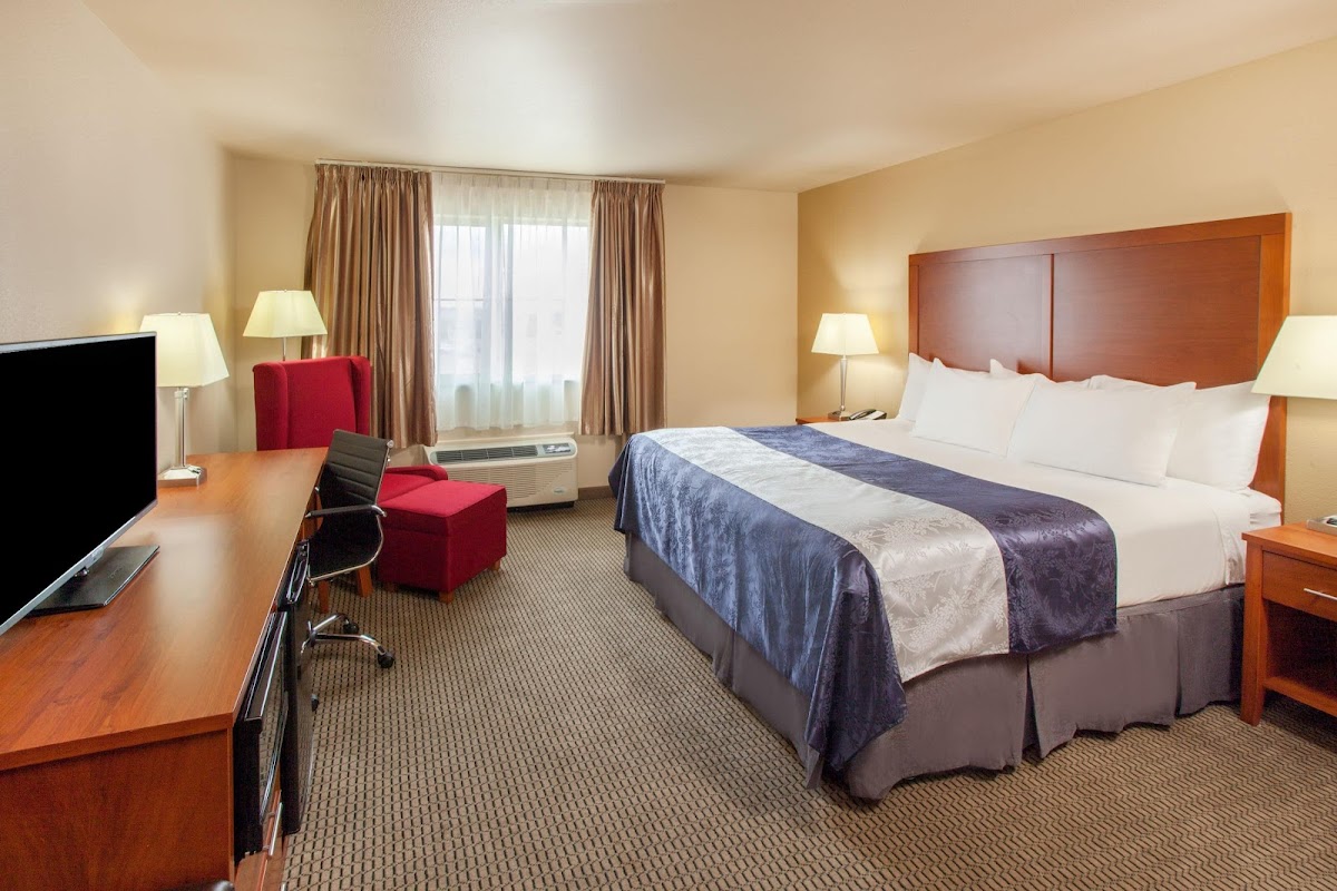 Baymont by Wyndham Grand Forks photo 2