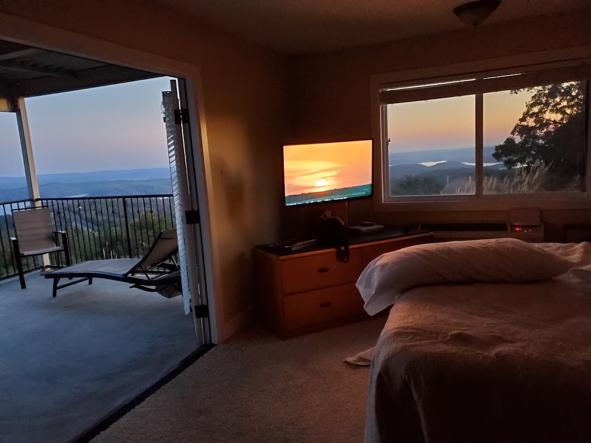 Whitney Mountain Lodge photo 2