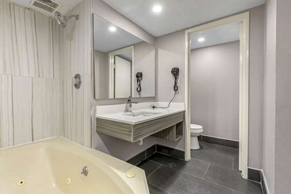 Quality Inn Newberry photo 3