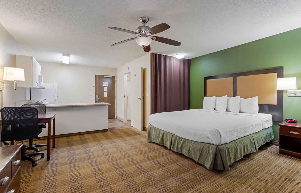 Extended Stay America Suites- Houston - I-10 West - CityCentre photo 2