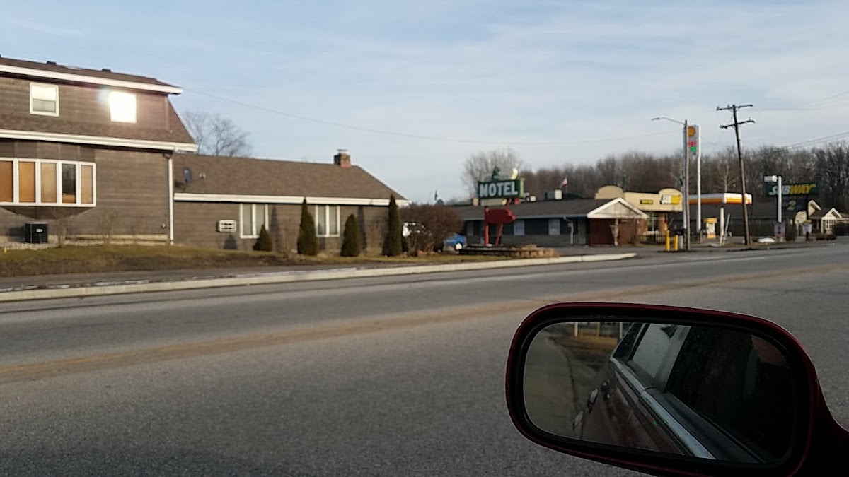 Pine Haven Motel photo 2