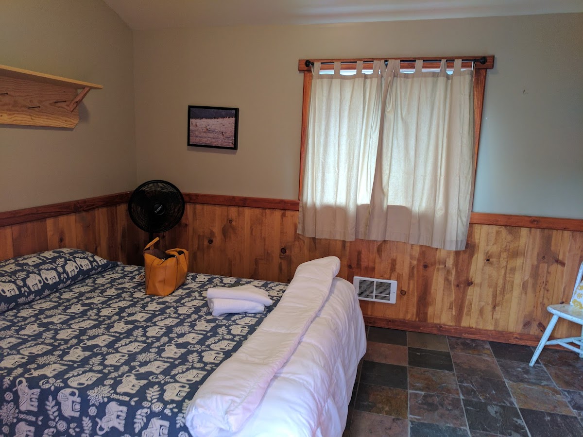 North Yellowstone Lodge & Hostel photo 2