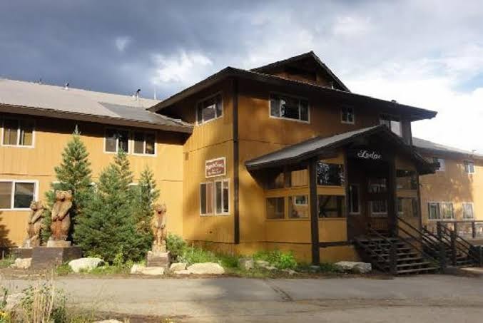 Montecito Sequoia Lodge