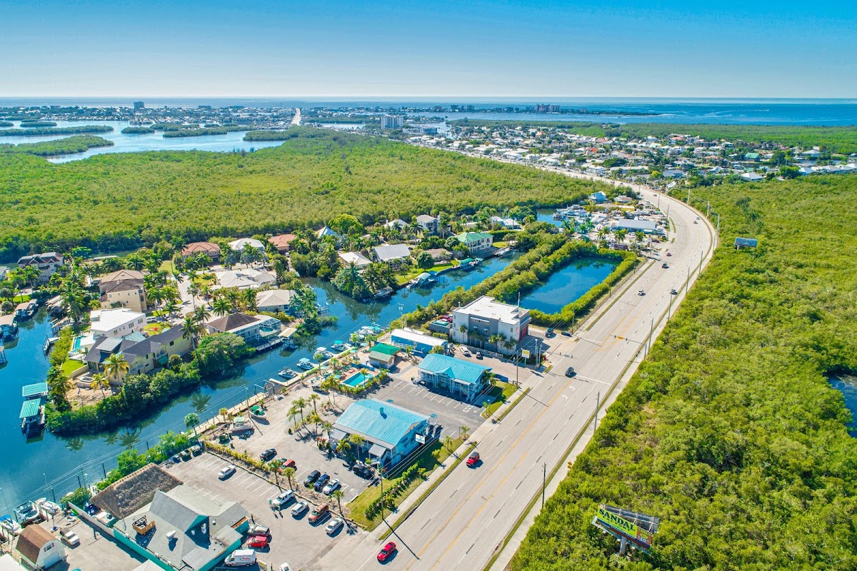 Latitude 26 Waterfront Resort and Marina - Fort Myers Beach