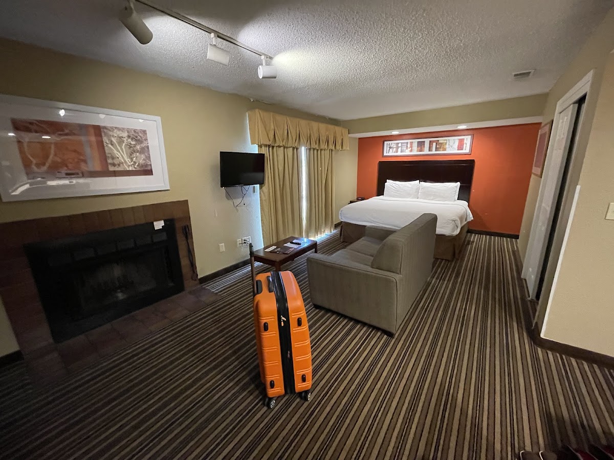 Hawthorn Suites by Wyndham Wichita East photo 2