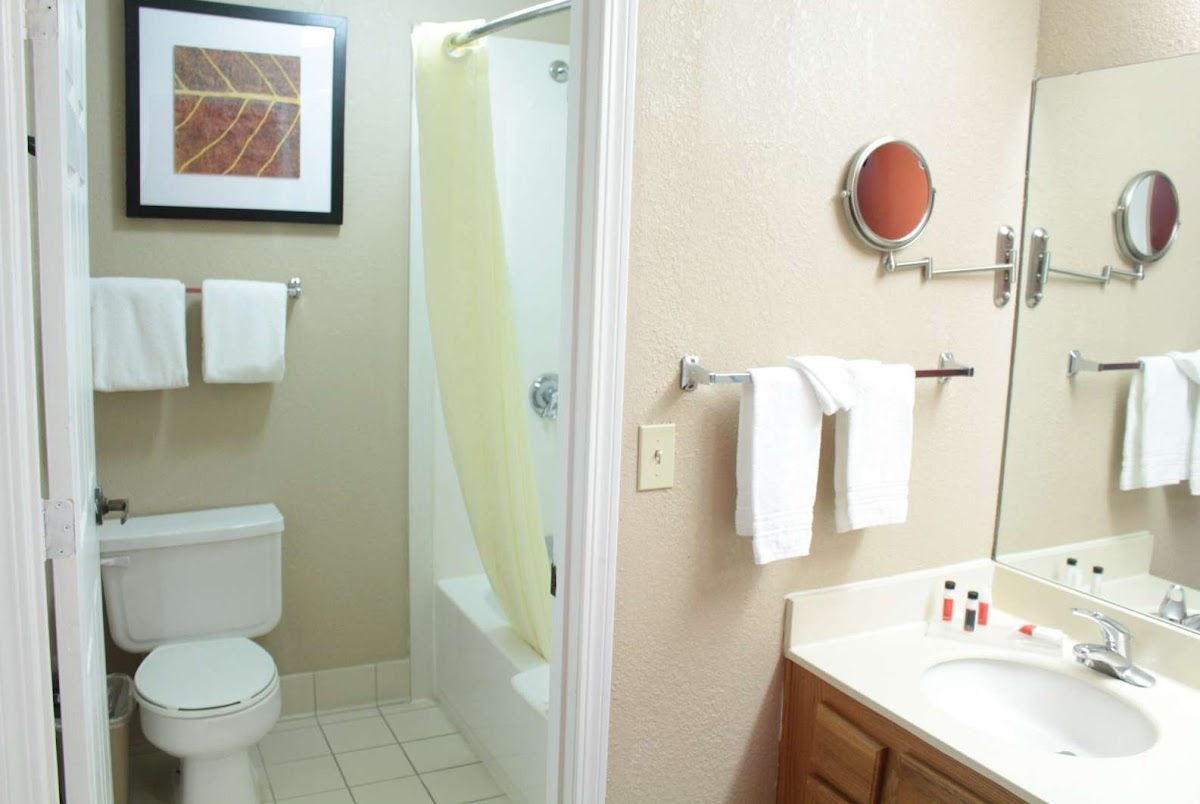 Hawthorn Suites by Wyndham Wichita East photo 3