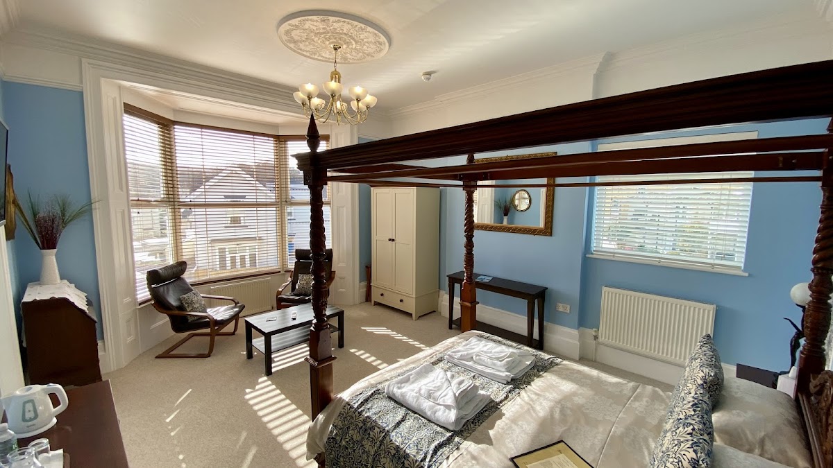 Snowdon House photo 2