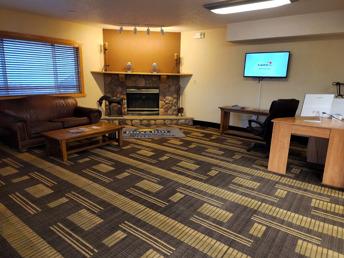 Days Inn by Wyndham Bismarck photo 3