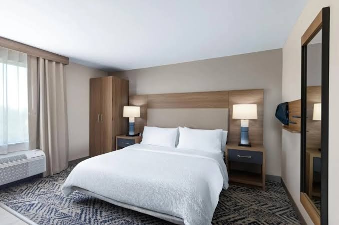 Candlewood Suites McPherson, an IHG Hotel photo 3