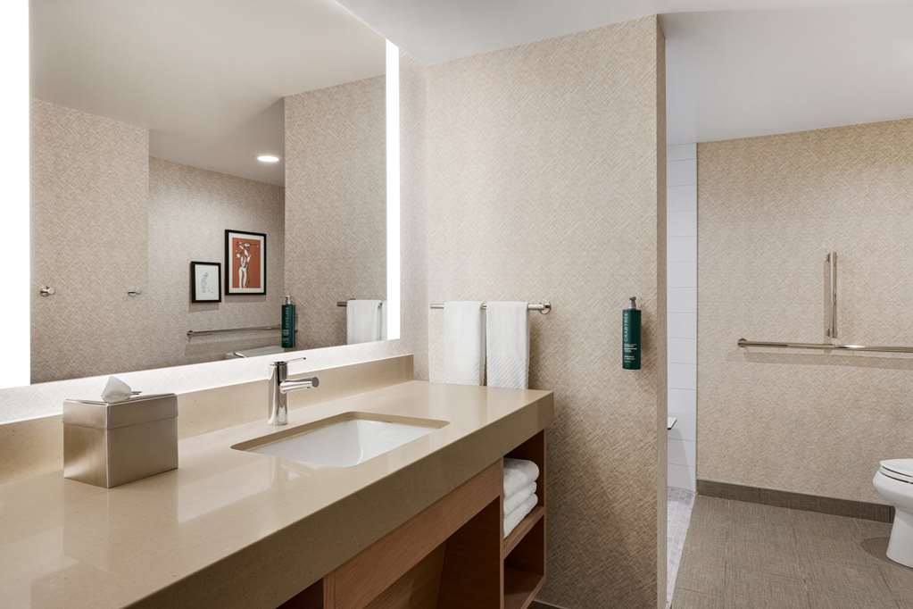 DoubleTree by Hilton Columbus Dublin photo 3