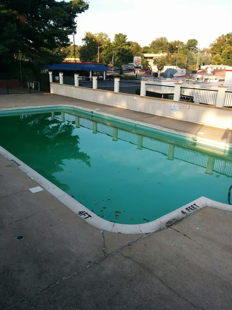 Red Roof Inn Warrenton photo 3