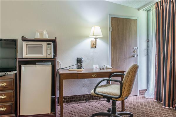 Rodeway Inn Brookville photo 3