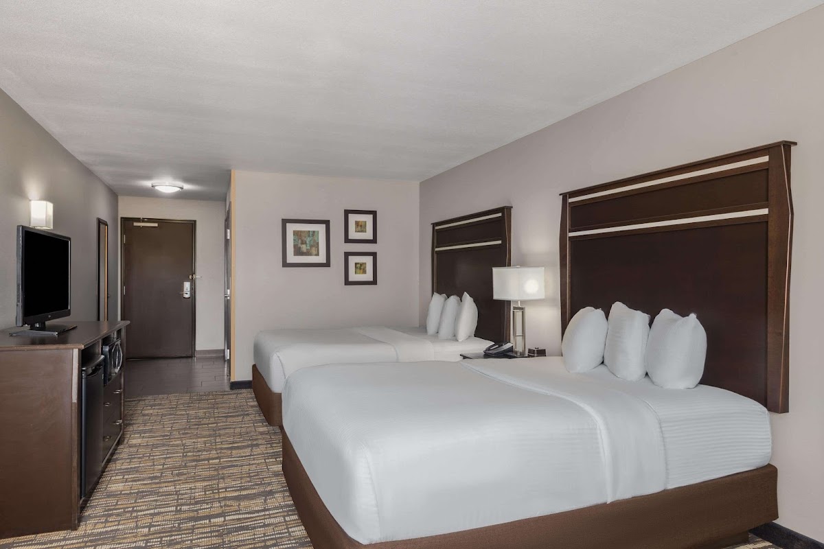 La Quinta Inn & Suites by Wyndham Sioux Falls photo 2