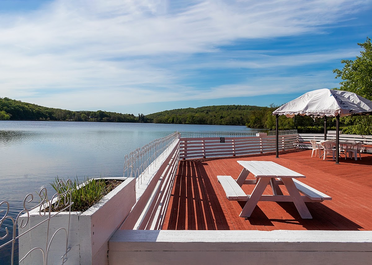 Lake Lodge Kosher Resort