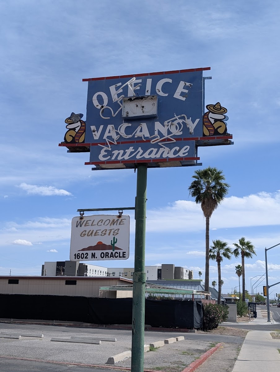 La Siesta Motel photo 3