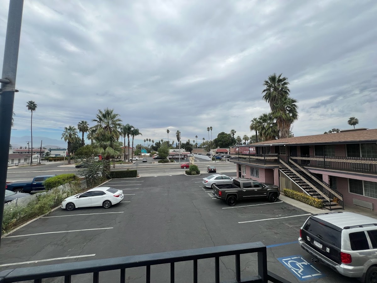 Skylark Motel