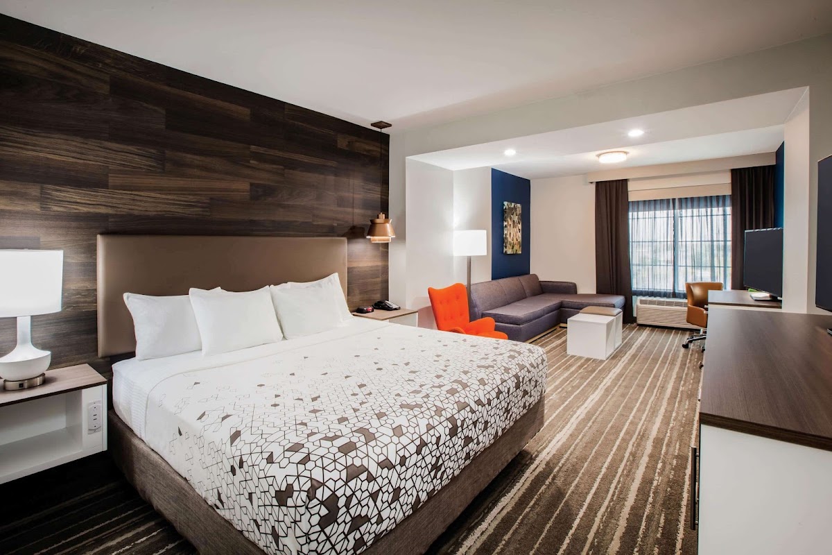 La Quinta Inn & Suites by Wyndham Owasso photo 2