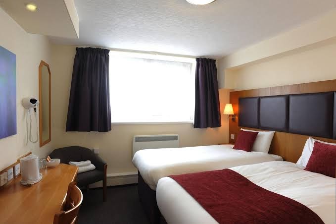 De Trafford Arms Hotel photo 2