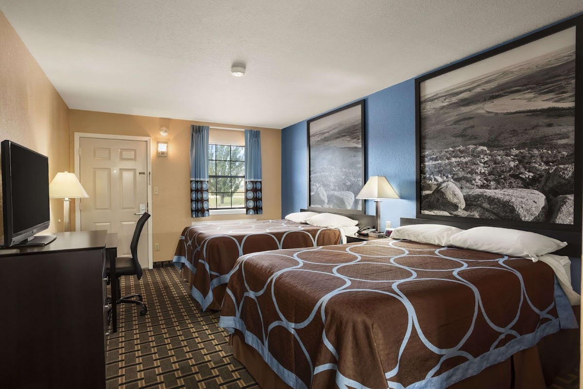 Super 8 by Wyndham Henryetta photo 2