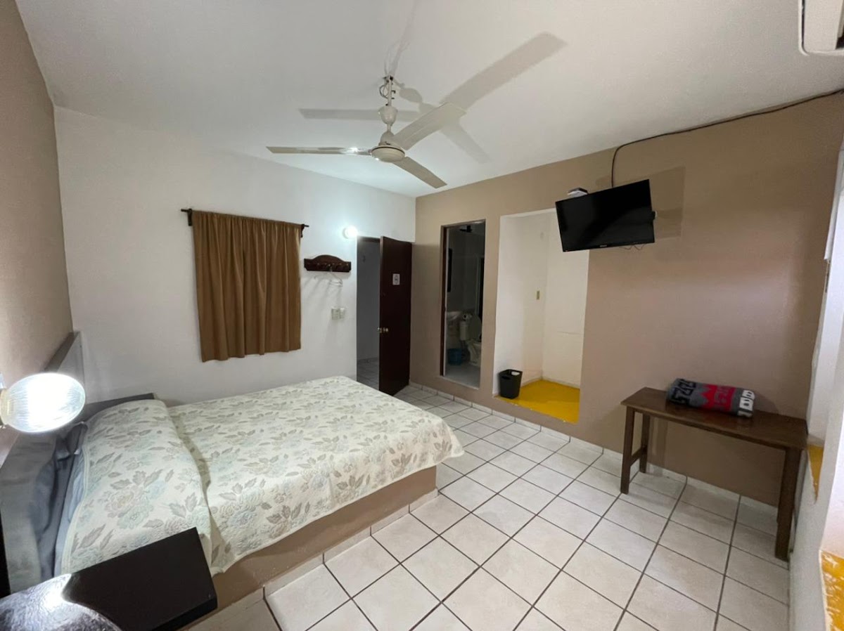 HOTEL MORENO photo 2