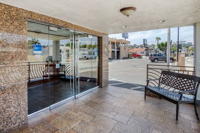 Comfort Inn San Diego Airport At the Harbor photo 3