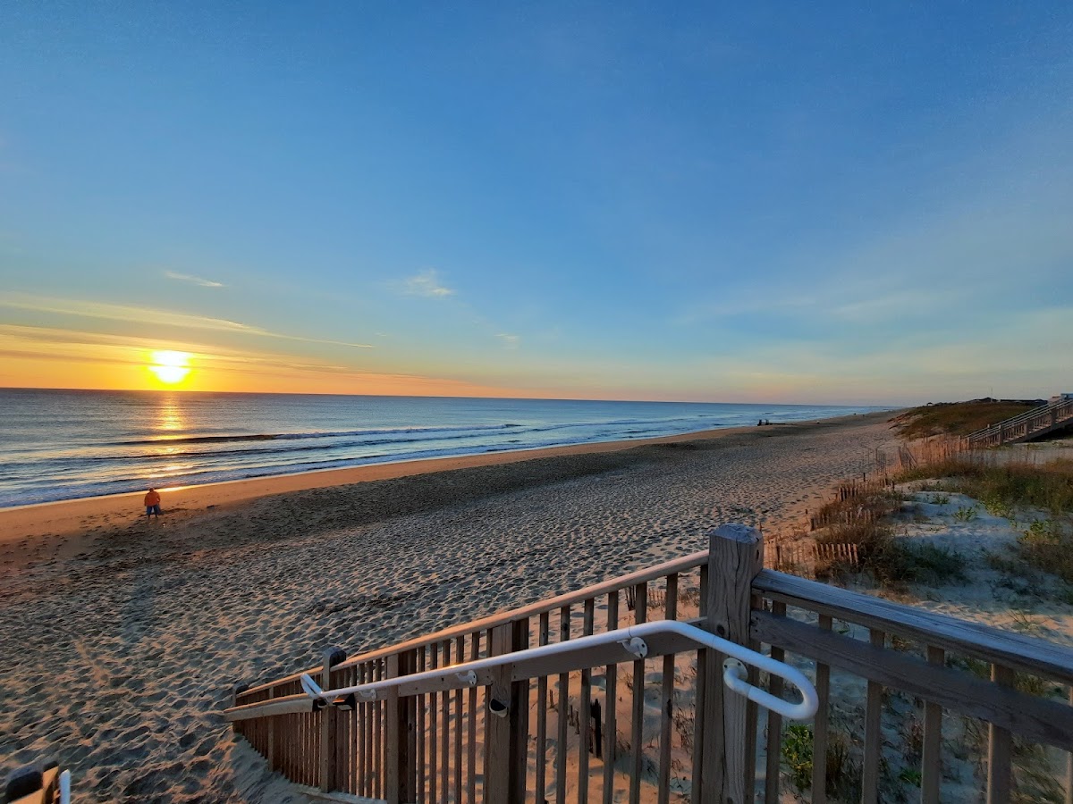 Ramada Plaza by Wyndham Nags Head Oceanfront photo 2
