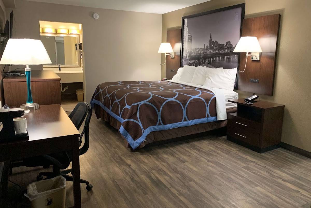 Super 8 by Wyndham Cookeville photo 2