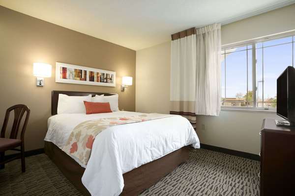 Hawthorn Suites by Wyndham Chicago Schaumburg photo 2
