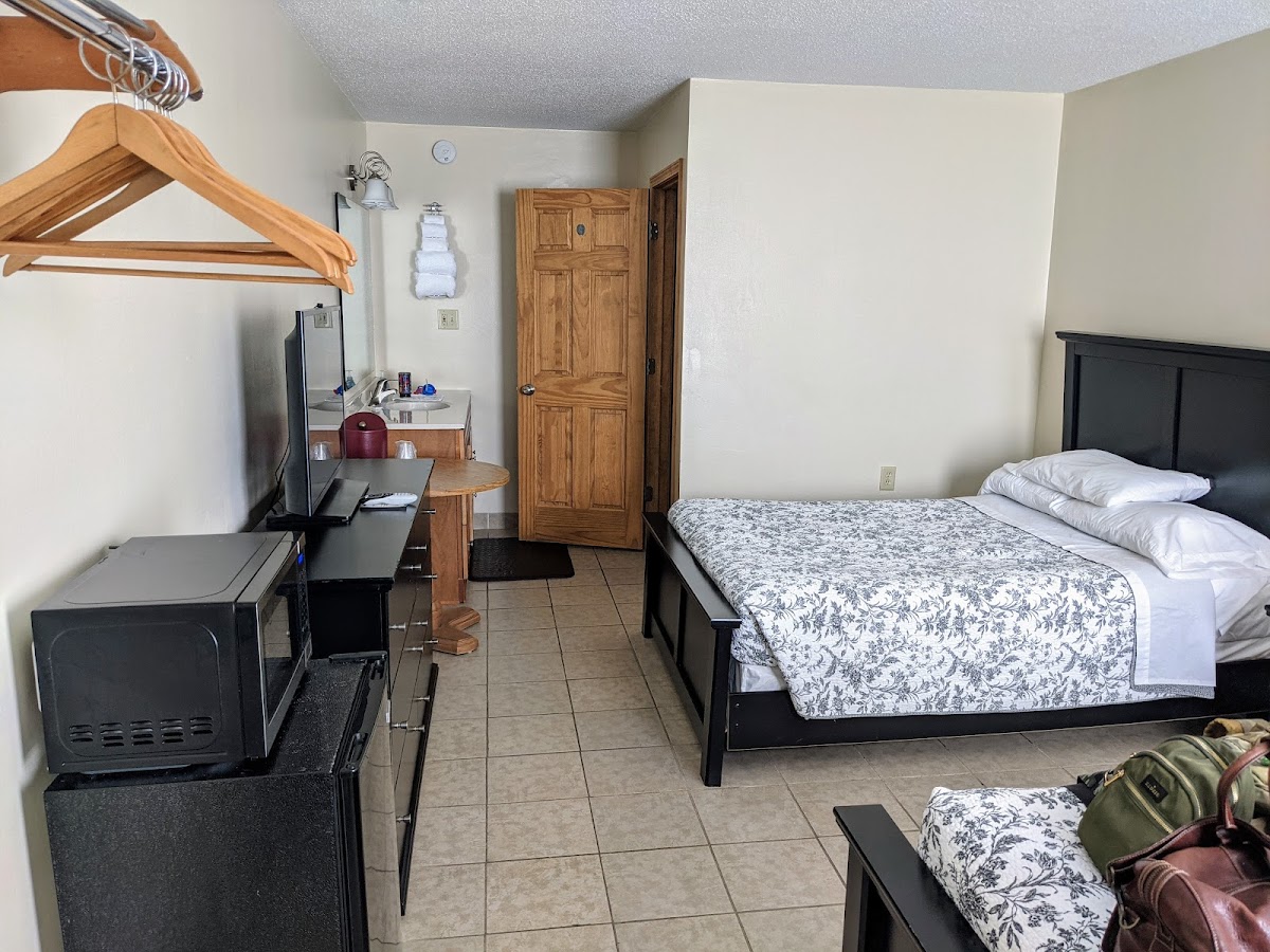 Perry Holiday Hotel photo 2