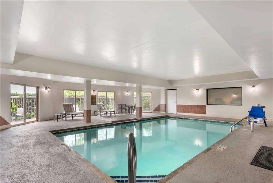 Comfort Inn & Suites Suwanee - Sugarloaf photo 3