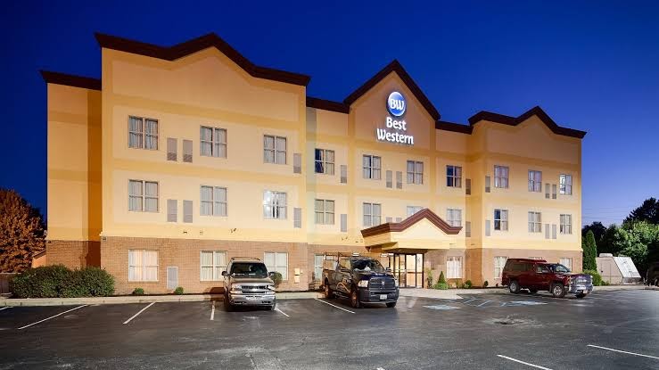 Airport Suites