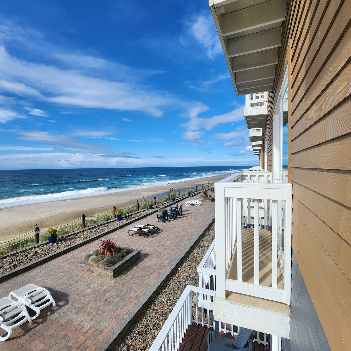 Sailor Jack's Oceanfront Inn