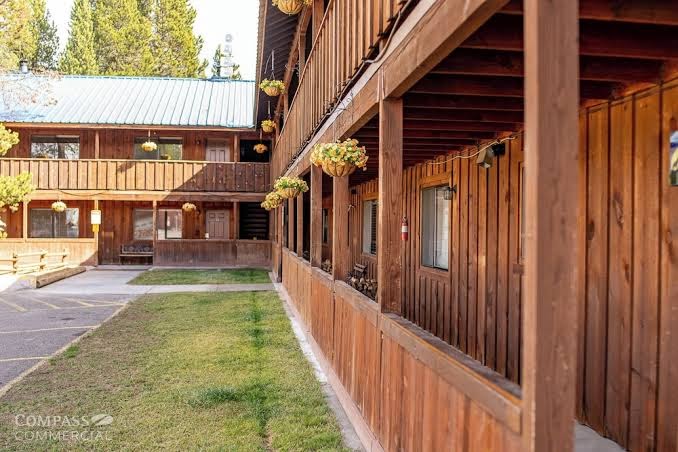 Willamette Pass Inn Chalet