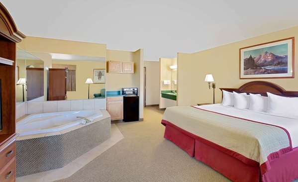 Pinedale Hotel & Suites photo 2